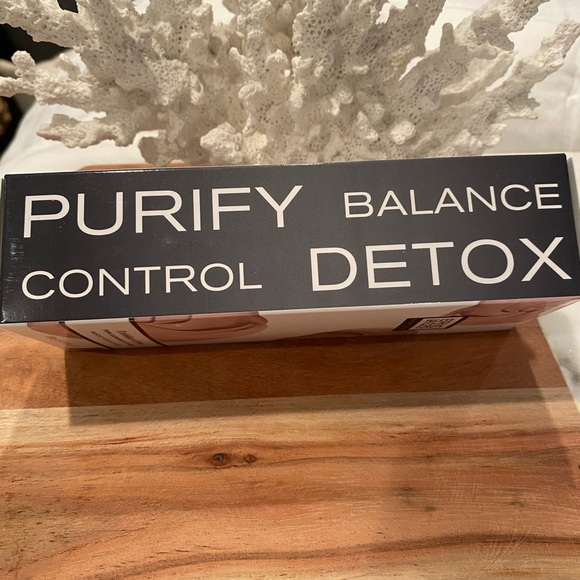 Erno Laszlo exfoliate and detox clay mask..Pore cleansing deep detox face mask. - Picture 4 of 8